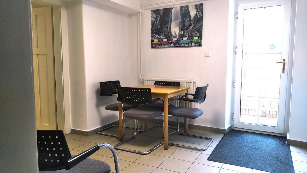 Hostel Maros เยอร์ ภายนอก รูปภาพ