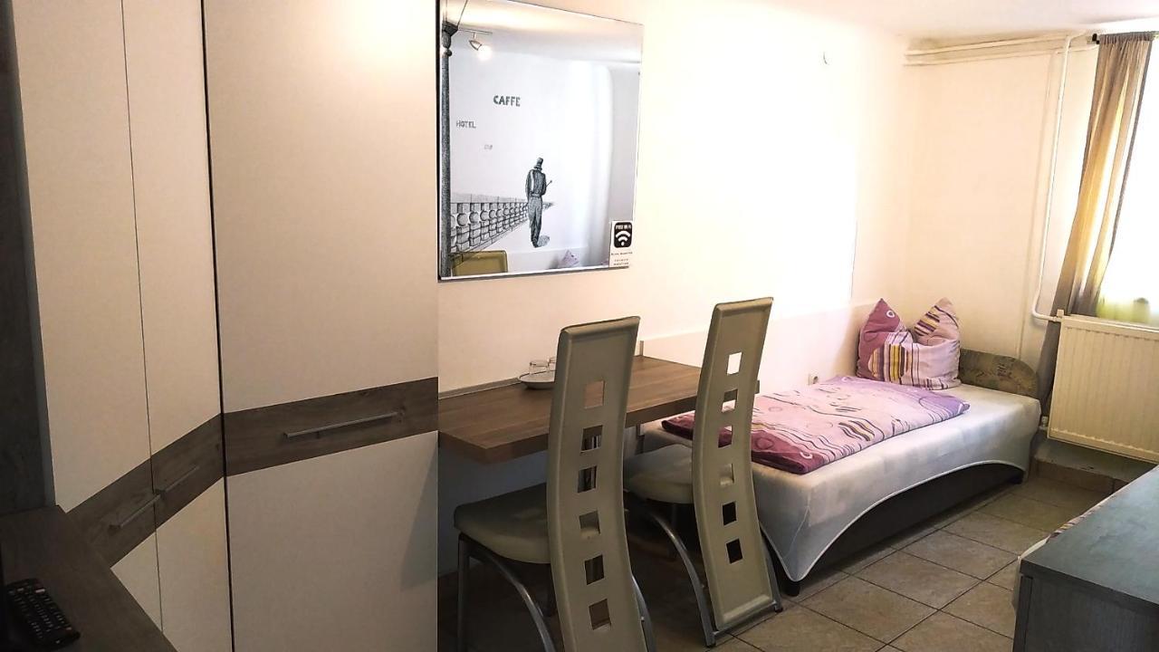 Hostel Maros เยอร์ ภายนอก รูปภาพ