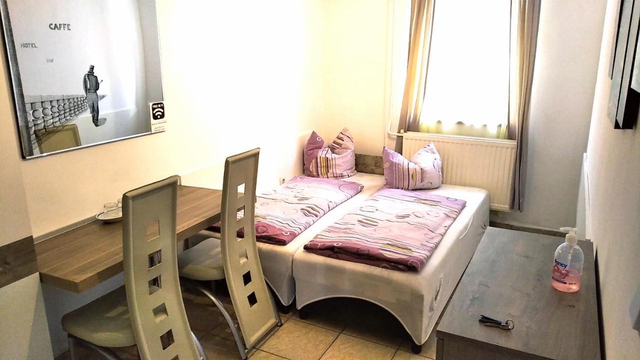 Hostel Maros เยอร์ ภายนอก รูปภาพ