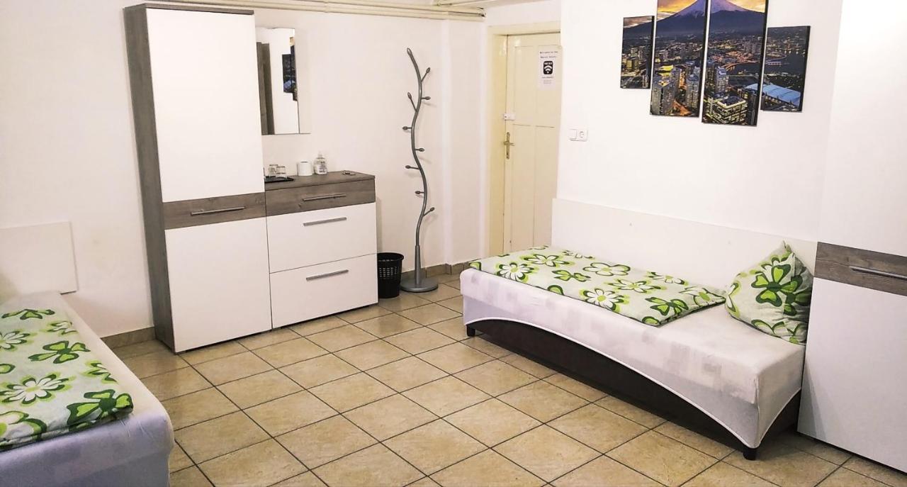 Hostel Maros เยอร์ ภายนอก รูปภาพ
