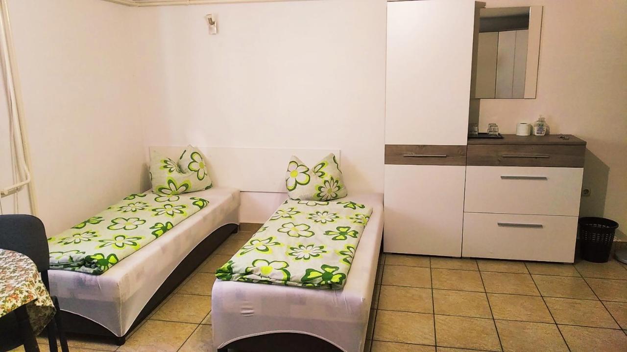 Hostel Maros เยอร์ ภายนอก รูปภาพ